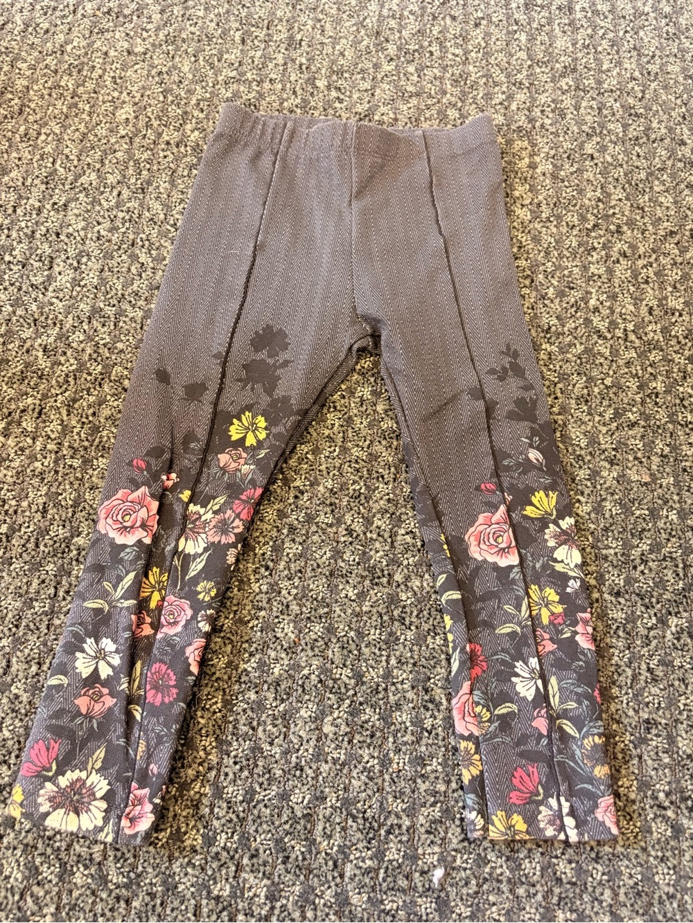 Zara Girls Floral Leggings Size 5 Gray Herringbone Print